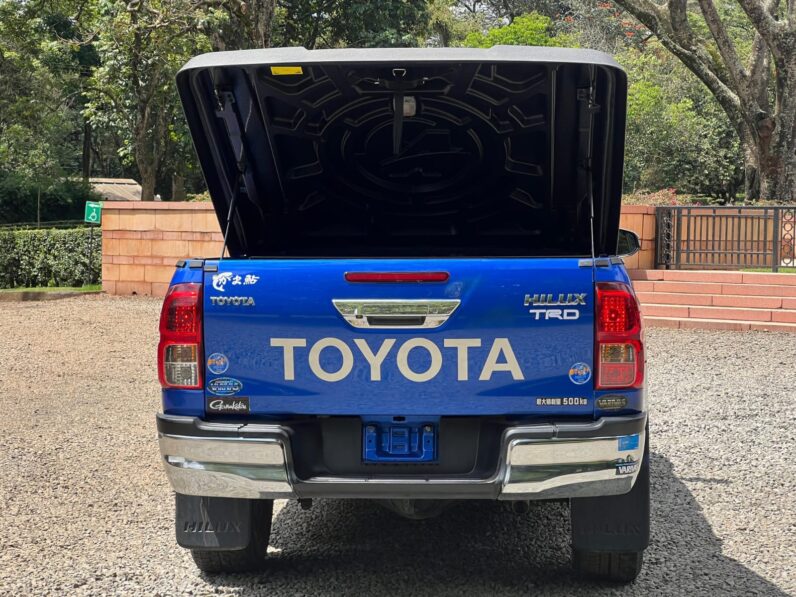 
								Toyota Hilux full									