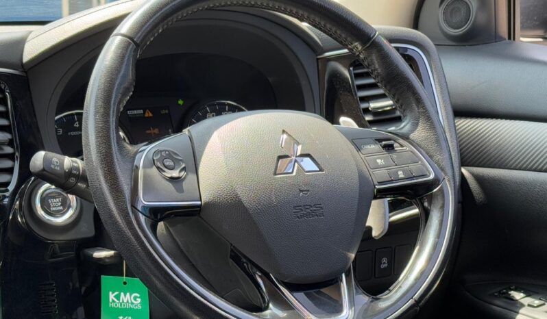 
								Mitsubishi Outlander full									