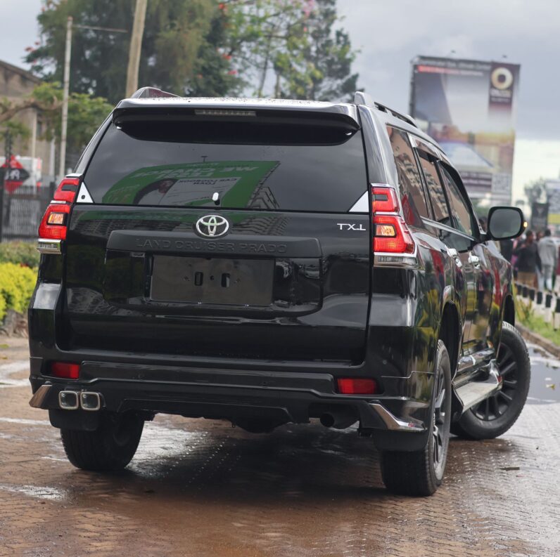 
								Toyota Land Cruiser Prado full									