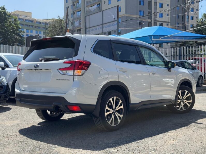 
								Subaru Forester full									