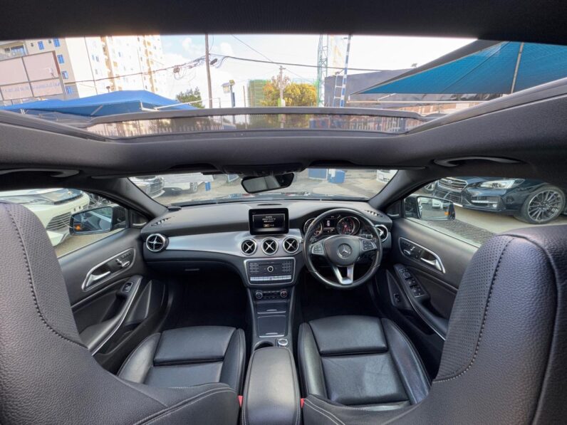 
								Mercedes Benz GLA 220 full									