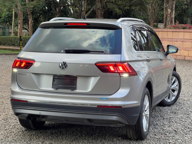 
								Volkswagen Tiguan full									