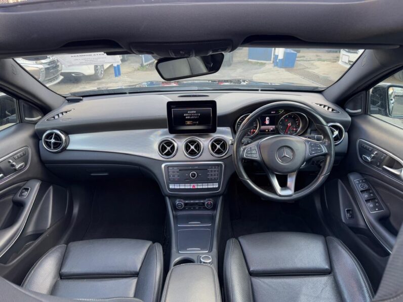
								Mercedes Benz GLA 220 full									