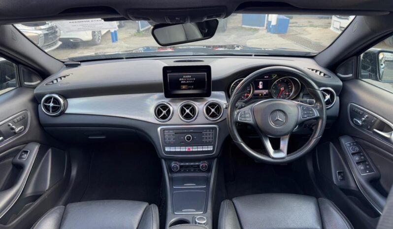 
								Mercedes Benz GLA 220 full									