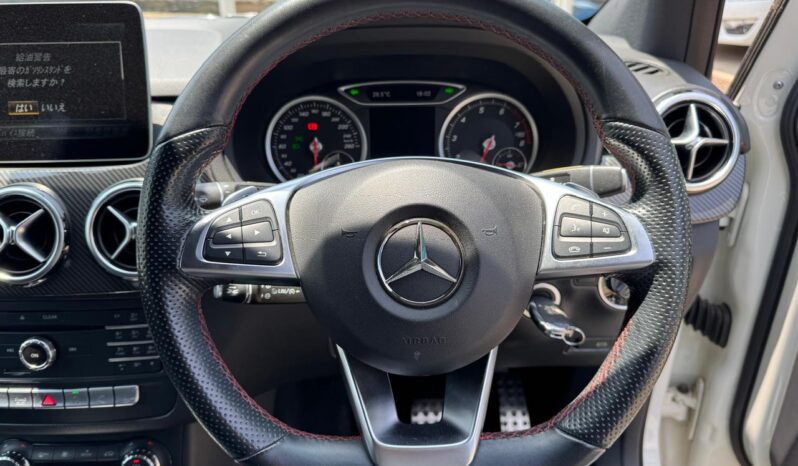 
								Mercedes Benz B180 full									