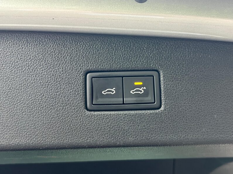 
								Volkswagen Tiguan full									