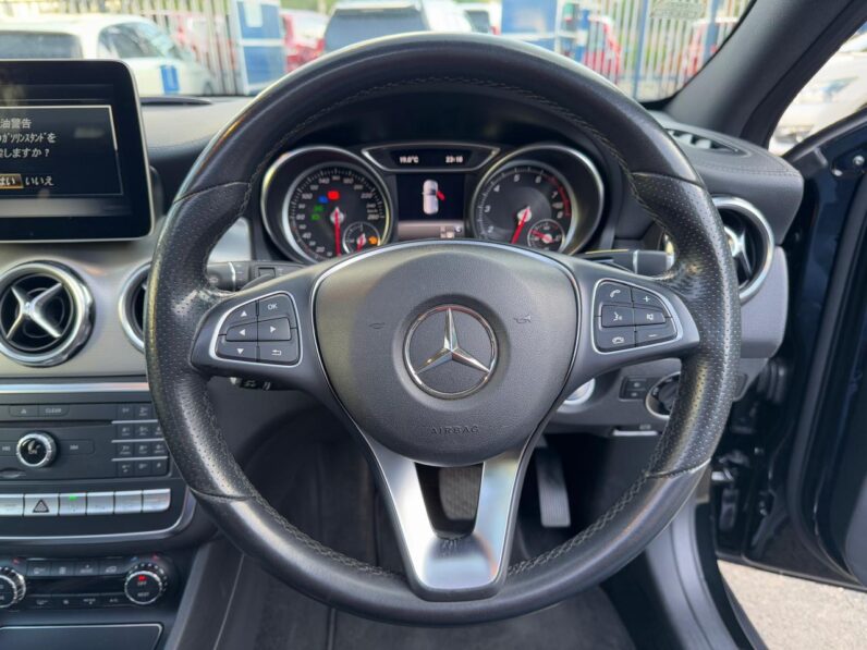 
								Mercedes Benz GLA 220 full									