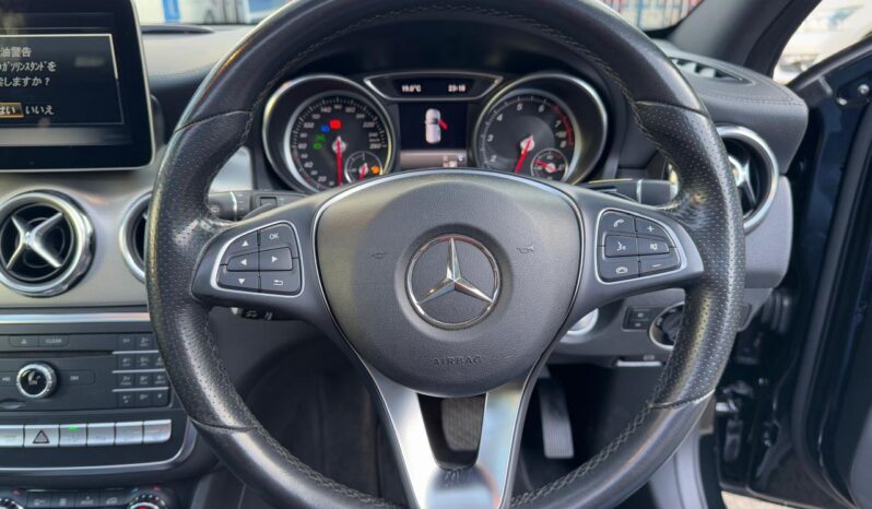 
								Mercedes Benz GLA 220 full									