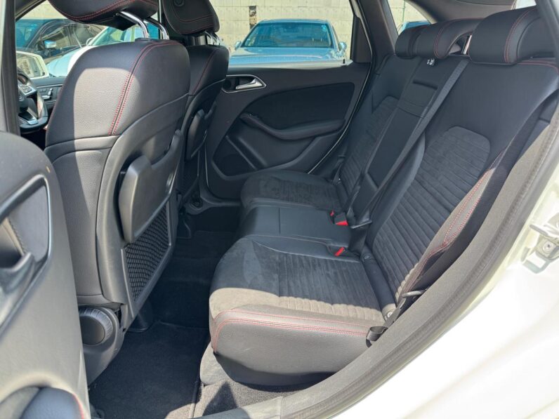 
								Mercedes Benz B180 full									