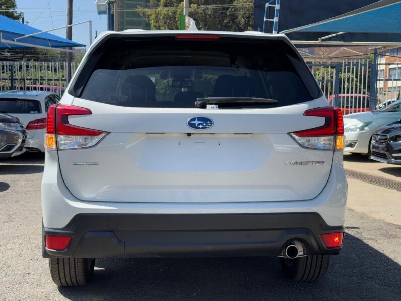 
								Subaru Forester full									