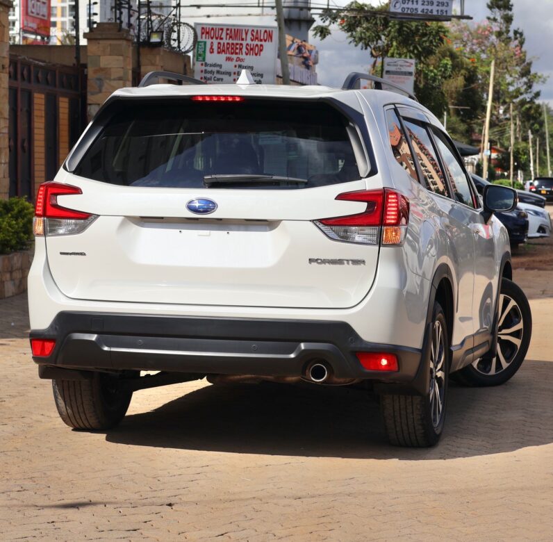 
								Subaru Forester full									