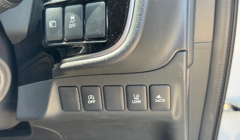 
								Mitsubishi Outlander full									