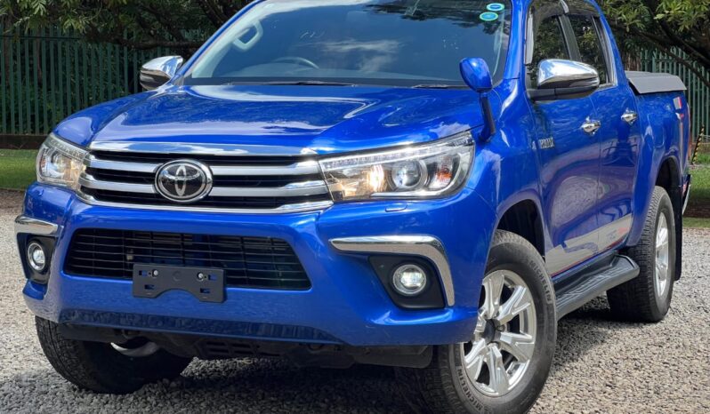 
								Toyota Hilux full									