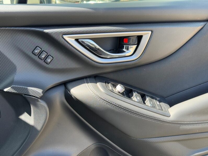 
								Subaru Forester full									