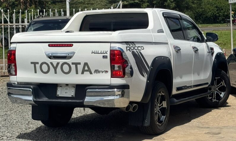 
								Toyota Hilux full									