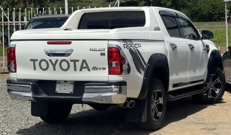 
								Toyota Hilux full									