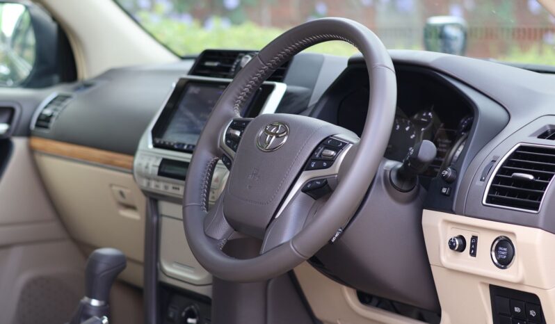 
								Toyota Land Cruiser Prado full									