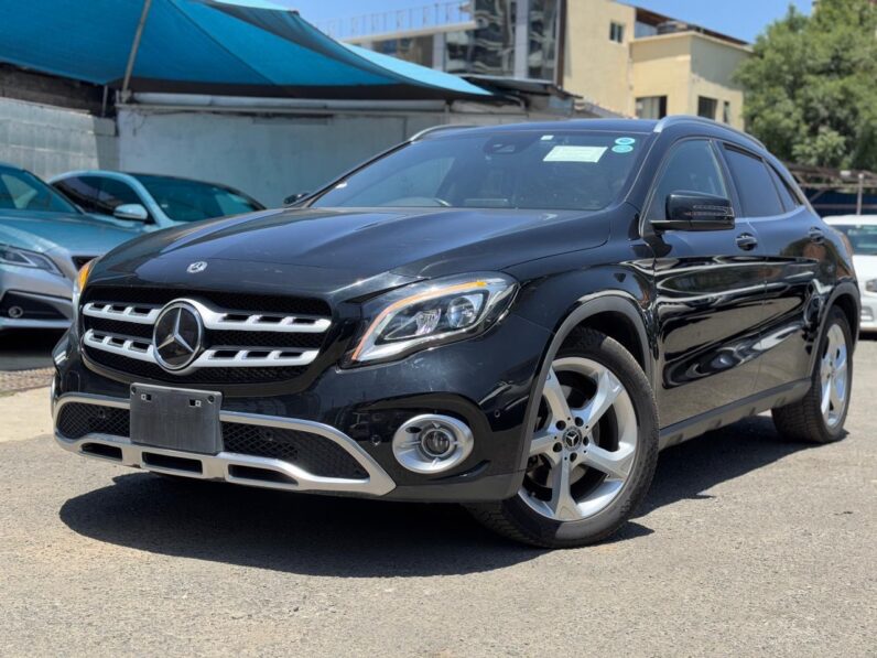
								Mercedes Benz GLA 220 full									
