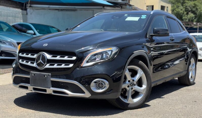 
								Mercedes Benz GLA 220 full									