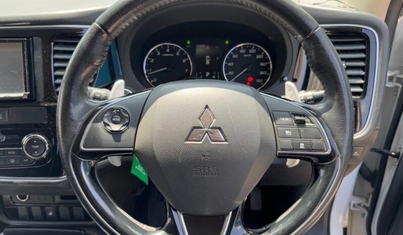 
								Mitsubishi Outlander full									