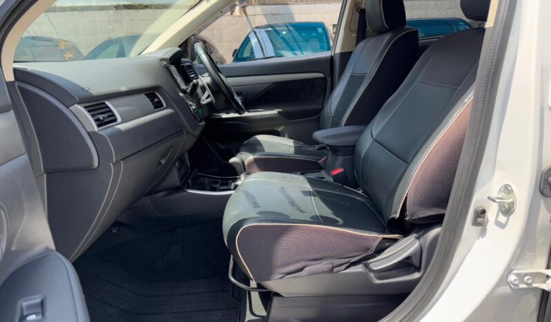 
								Mitsubishi Outlander full									