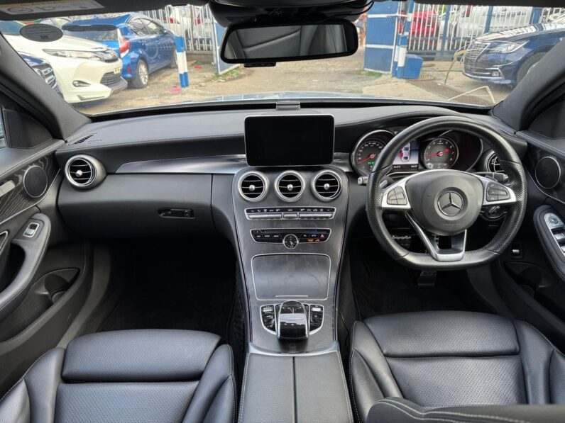 
								Mercedes Benz C200 full									