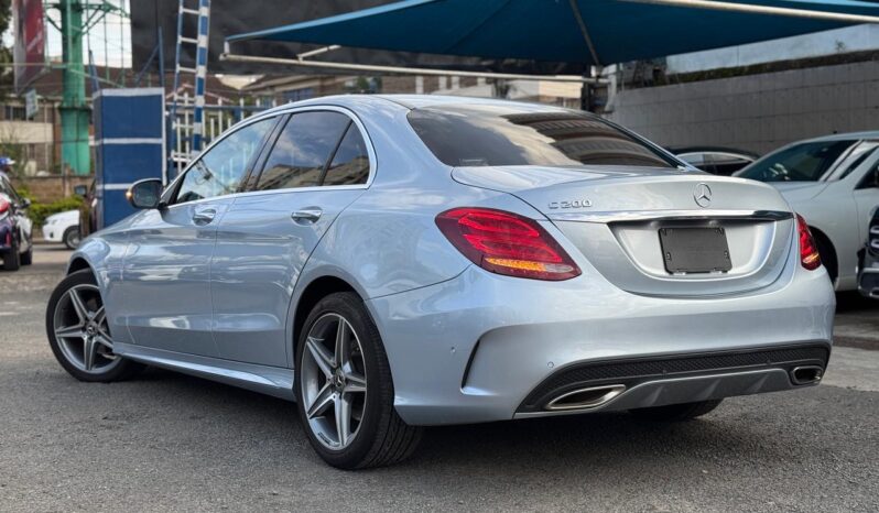 
								Mercedes Benz C200 full									