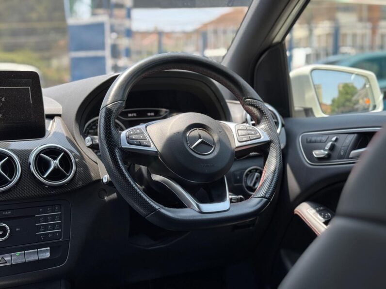 
								Mercedes Benz B180 full									