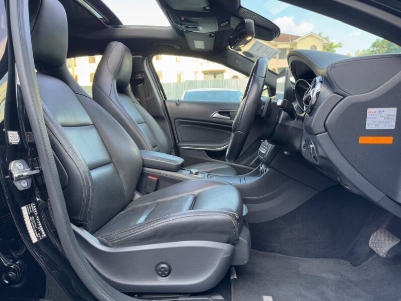 
								Mercedes Benz GLA 220 full									