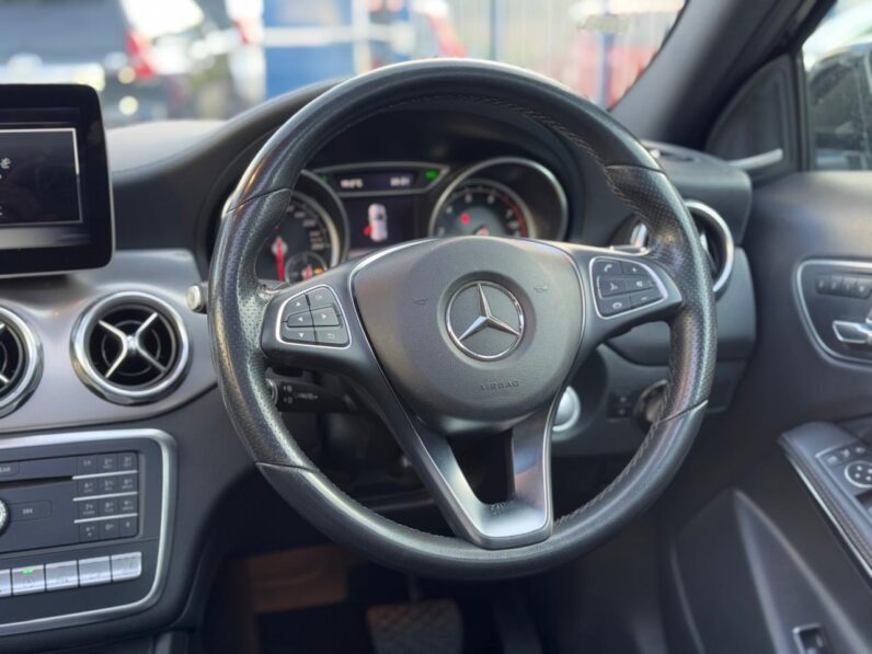 
								Mercedes Benz GLA 220 full									