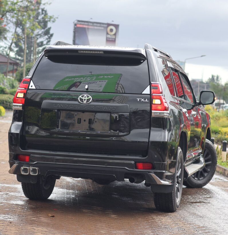 
								Toyota Land Cruiser Prado full									