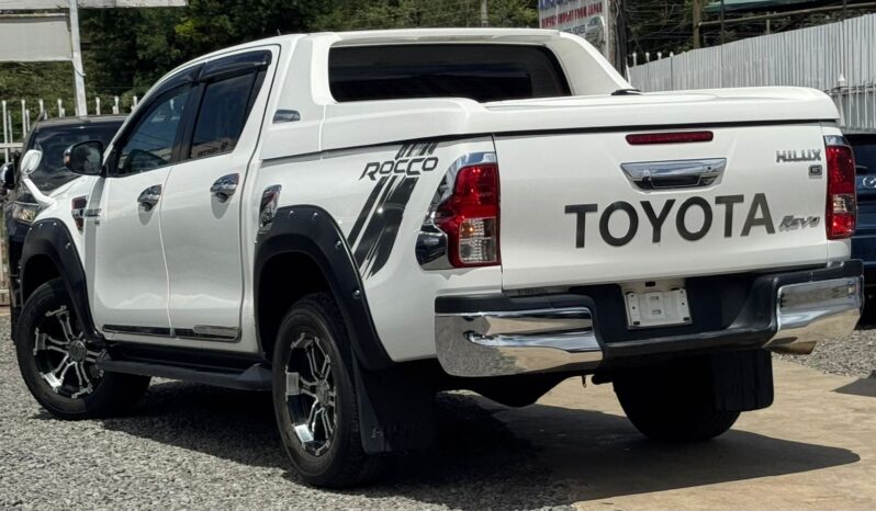 
								Toyota Hilux full									