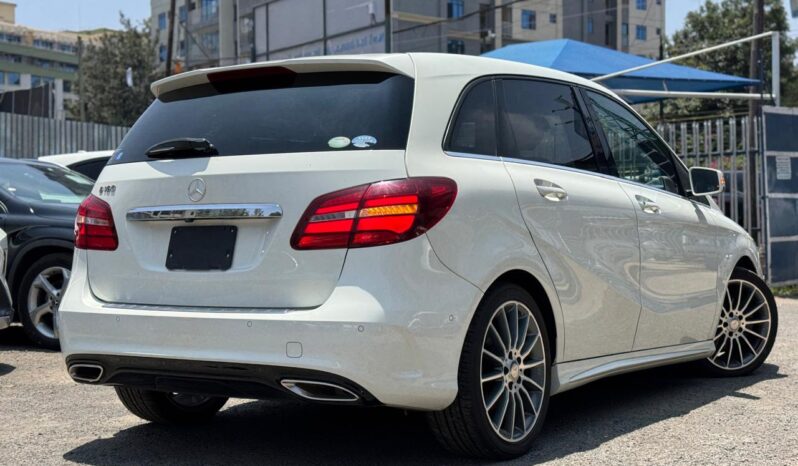 
								Mercedes Benz B180 full									