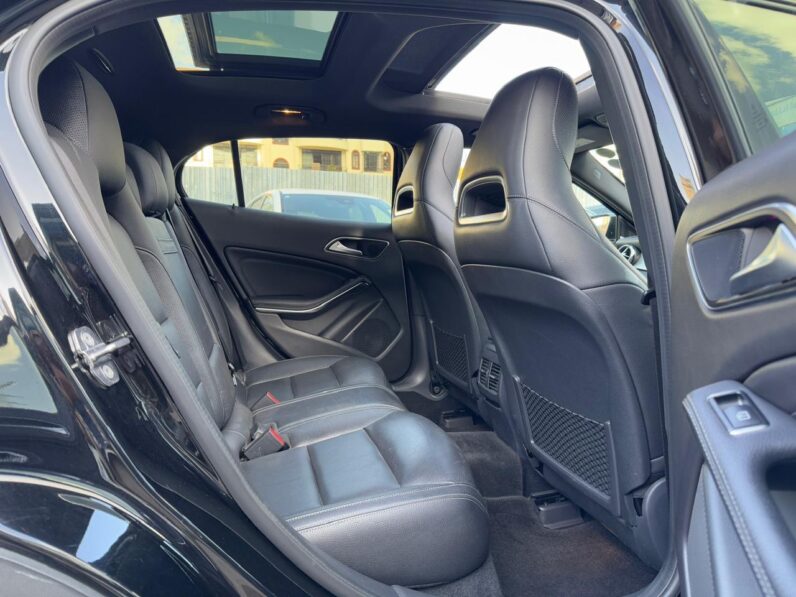 
								Mercedes Benz GLA 220 full									