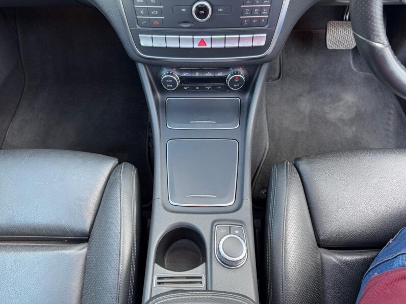 
								Mercedes Benz GLA 220 full									