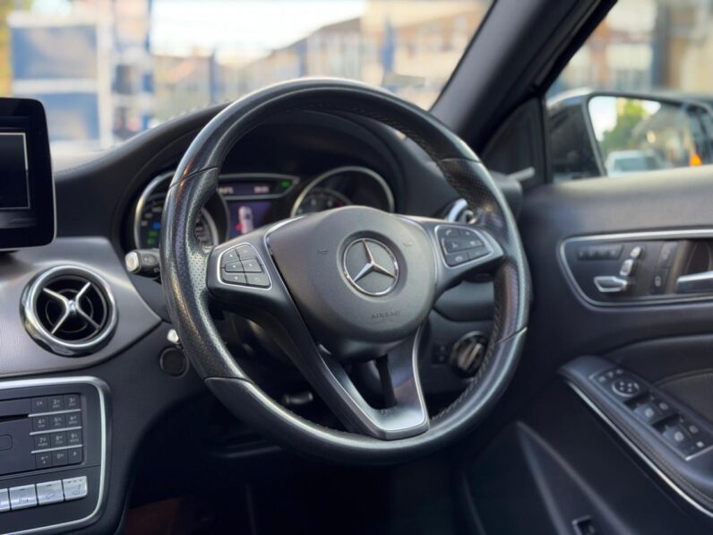 
								Mercedes Benz GLA 220 full									