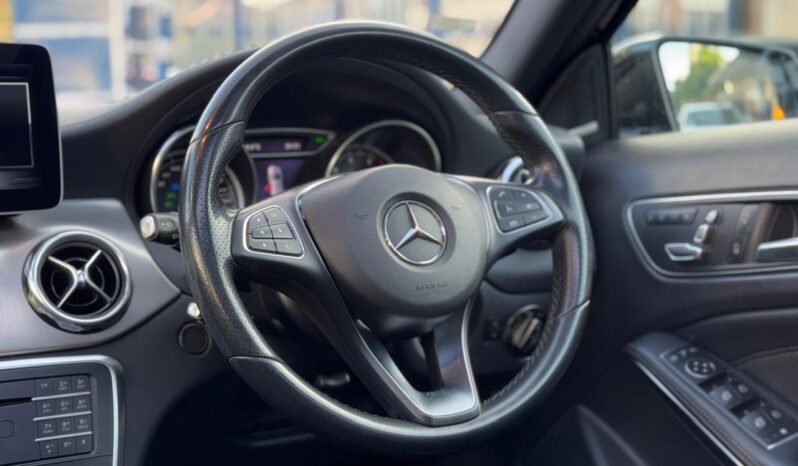 
								Mercedes Benz GLA 220 full									