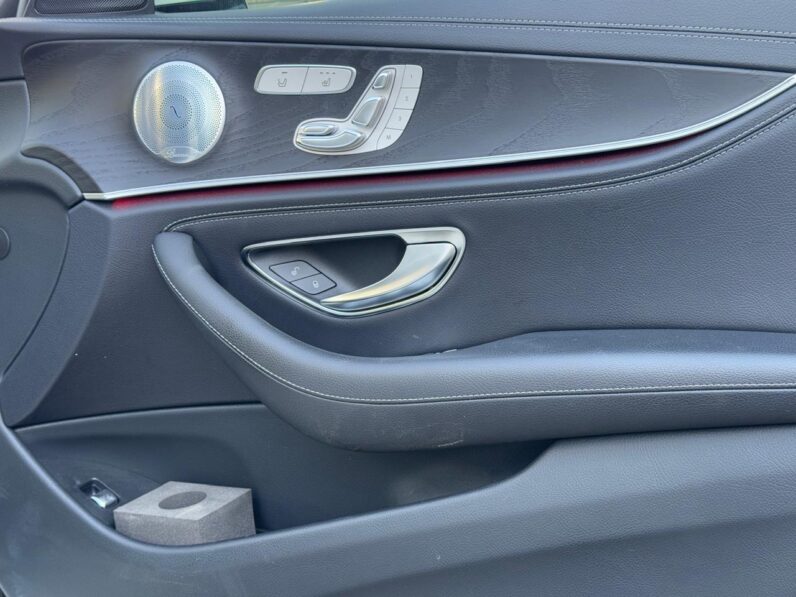 
								Mercedes Benz E250 full									