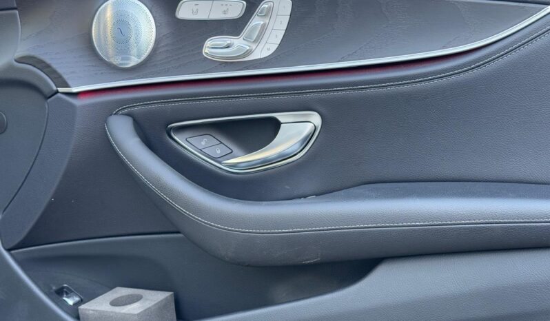 
								Mercedes Benz E250 full									