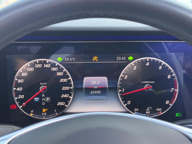 
								Mercedes Benz E250 full									