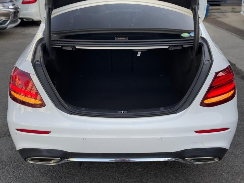 
								Mercedes Benz E250 full									