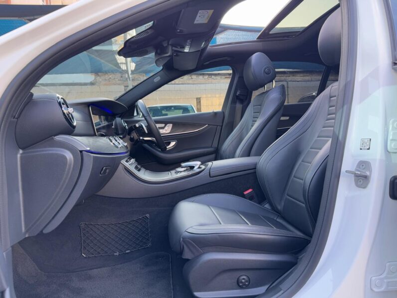 
								Mercedes Benz E250 full									