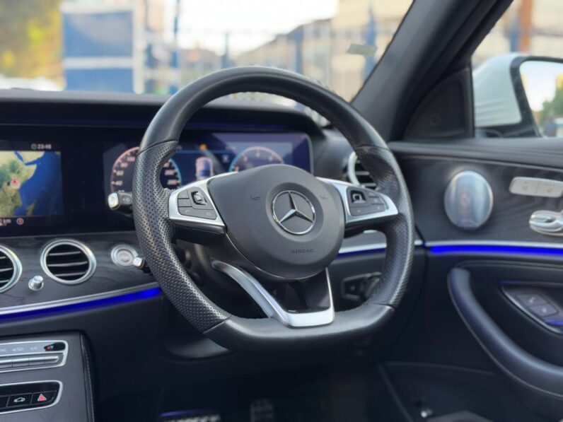 
								Mercedes Benz E250 full									