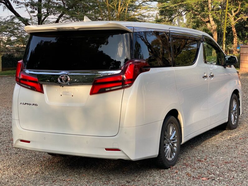 
								Toyota Alphard full									