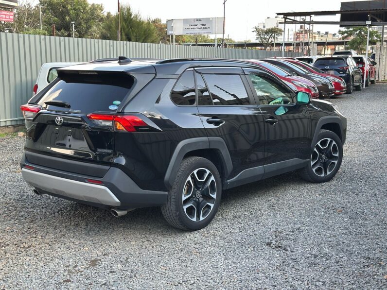 
								Toyota Rav4 adventure full									