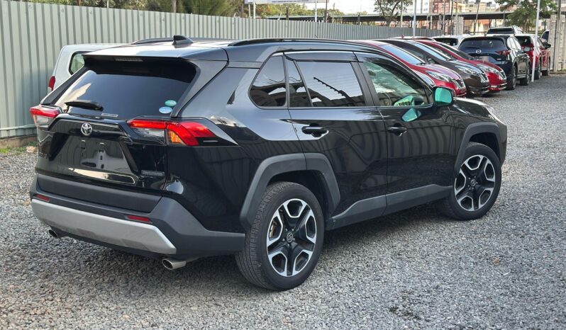 
								Toyota Rav4 adventure full									