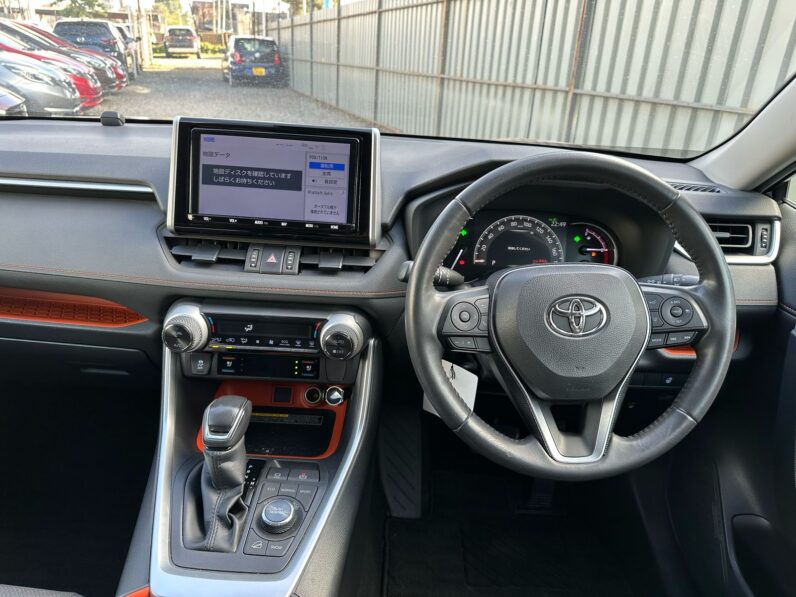 
								Toyota Rav4 adventure full									