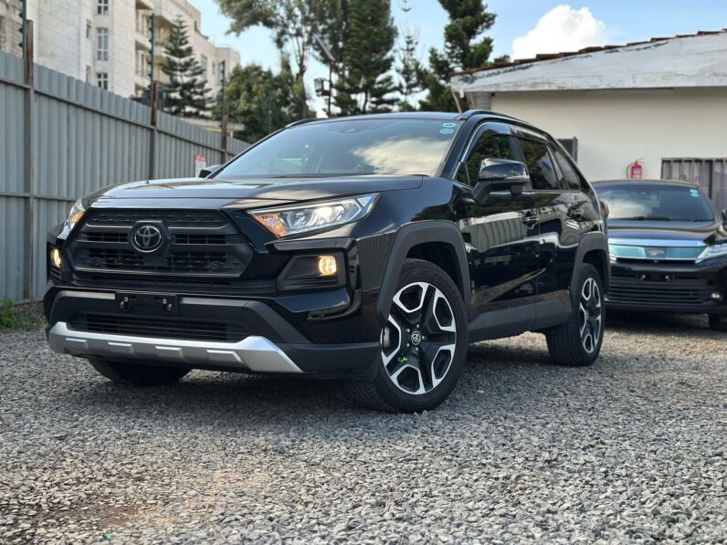 
								Toyota Rav4 adventure full									