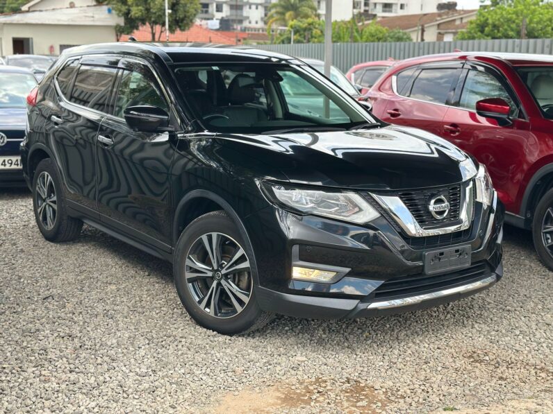 
								Nissan Xtrail full									