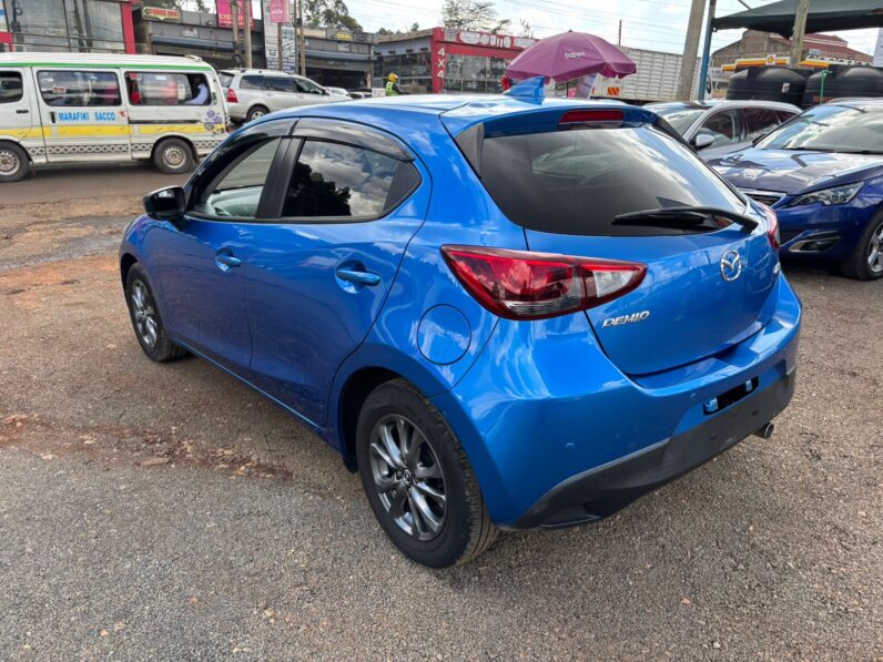 
								Mazda Demio full									